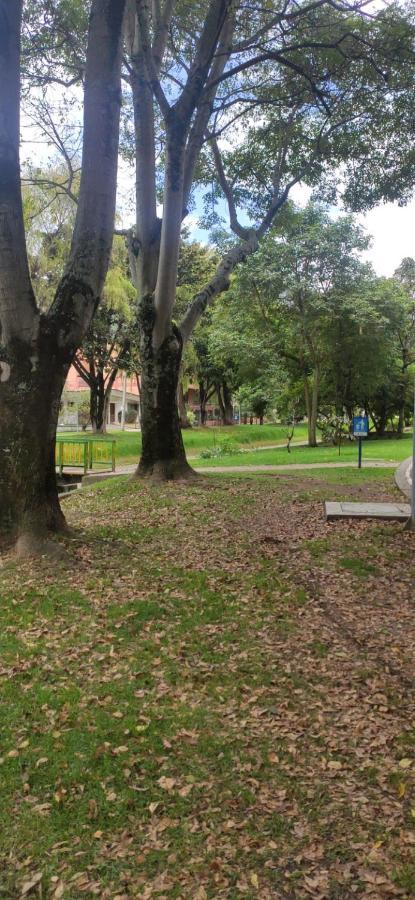 Acogedor Hostal Usaquen La Parada Del Tren Bogotá Exteriér fotografie