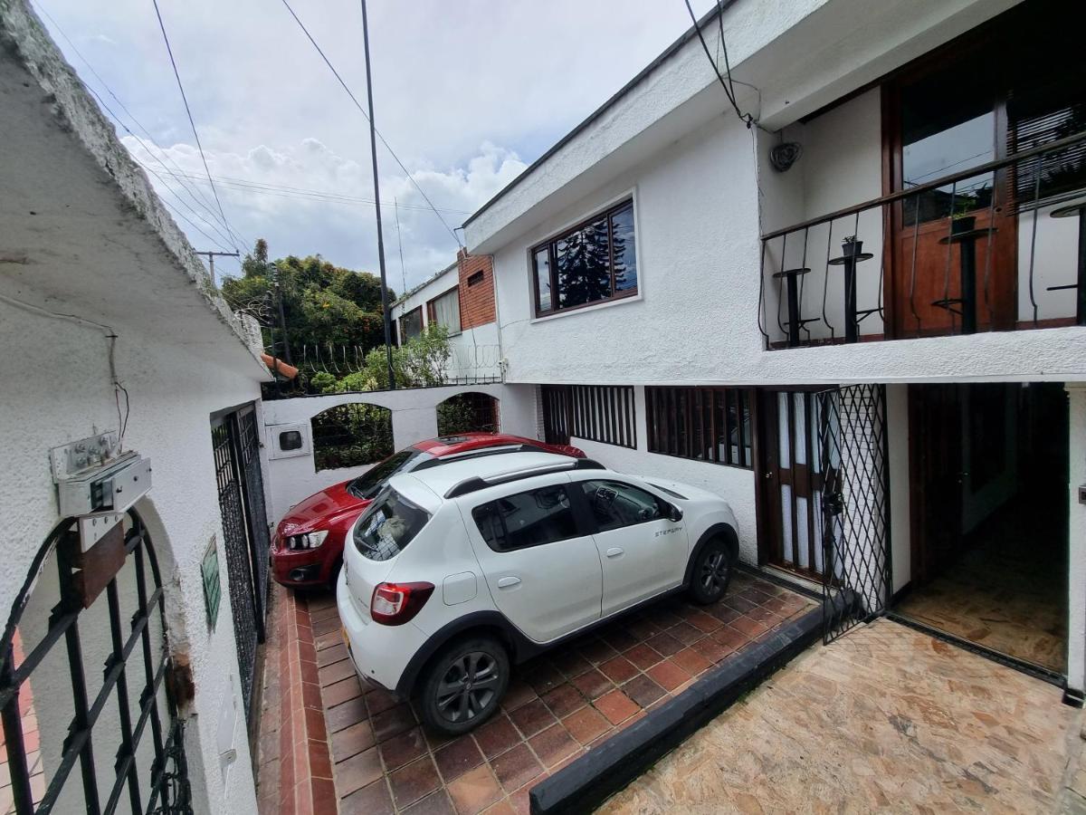 Acogedor Hostal Usaquen La Parada Del Tren Bogotá Exteriér fotografie
